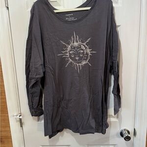 Torrid Women's Gray Sun Graphic Top